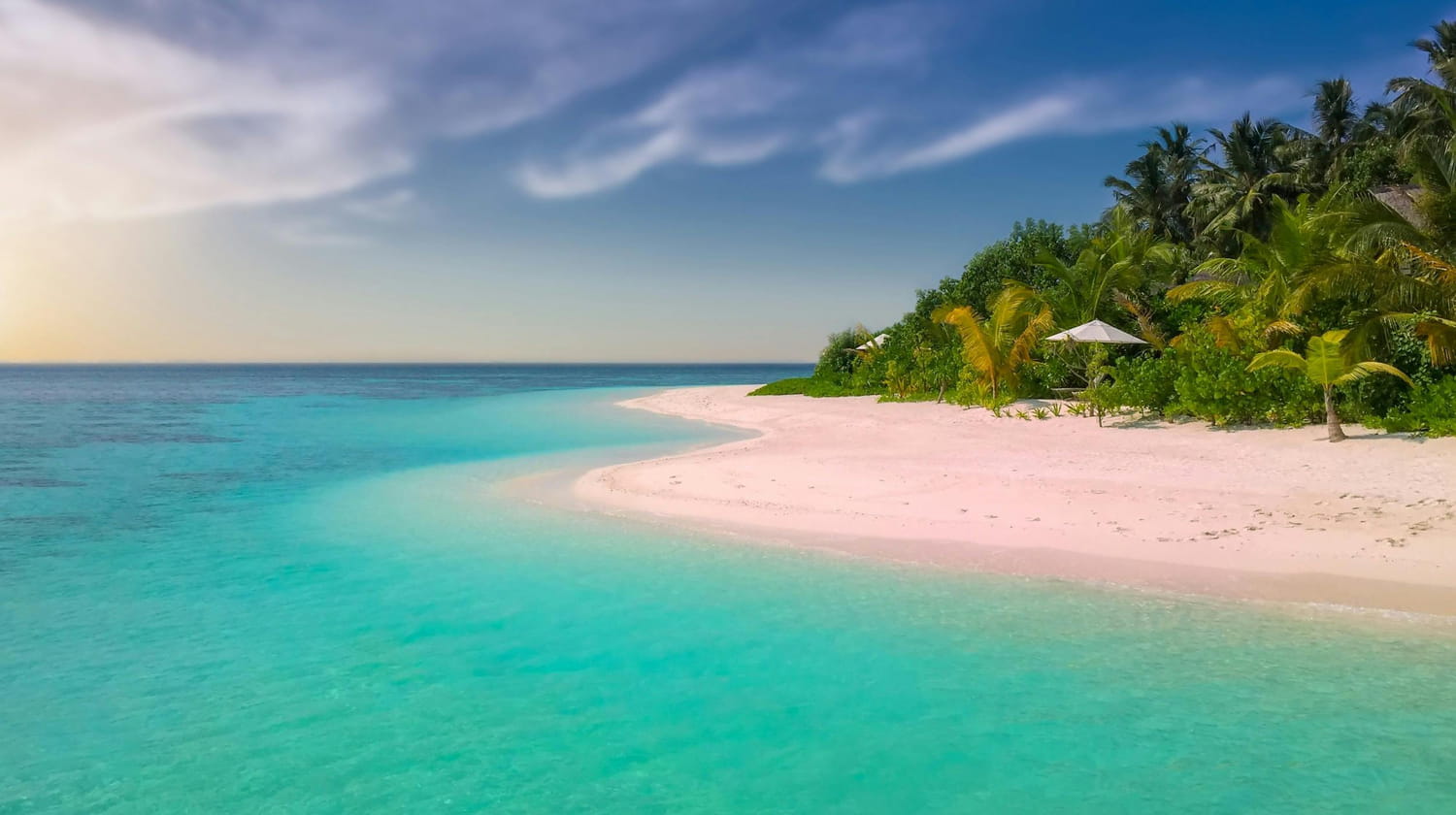dĂ©couvrez les plus belles plages du monde, des eaux cristallines aux sables fins, pour des vacances de rĂȘve inoubliables.