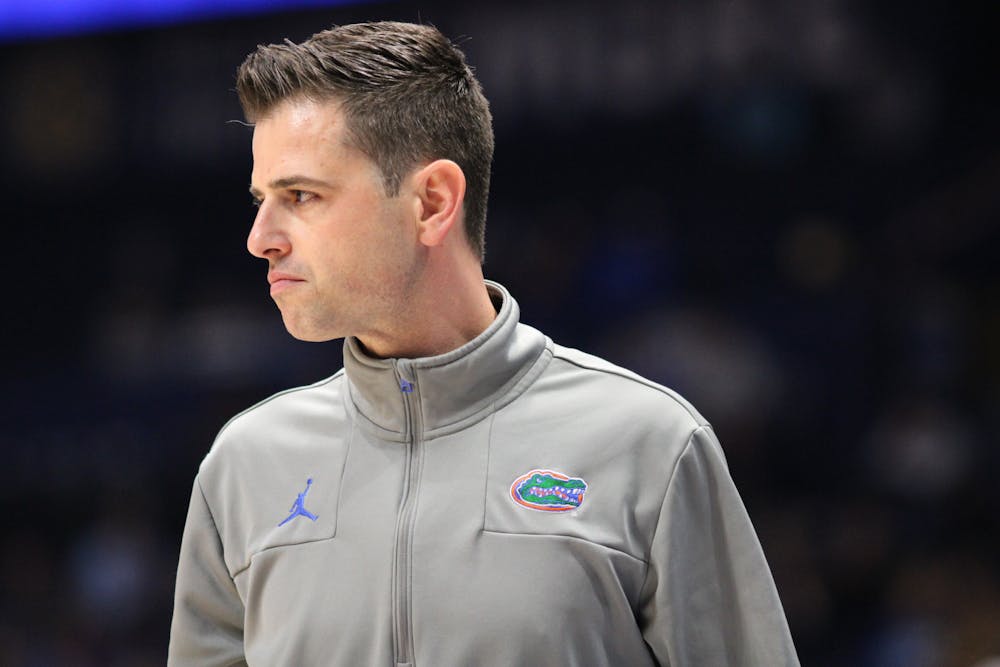 découvrez comment les florida gators brillent sous la direction de todd golden, alliant stratégie et performance sur le terrain.