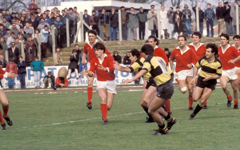 revivez le moment décisif du super rugby avec le derby du sud, une confrontation intense et pleine d'émotions entre les meilleures équipes régionales.