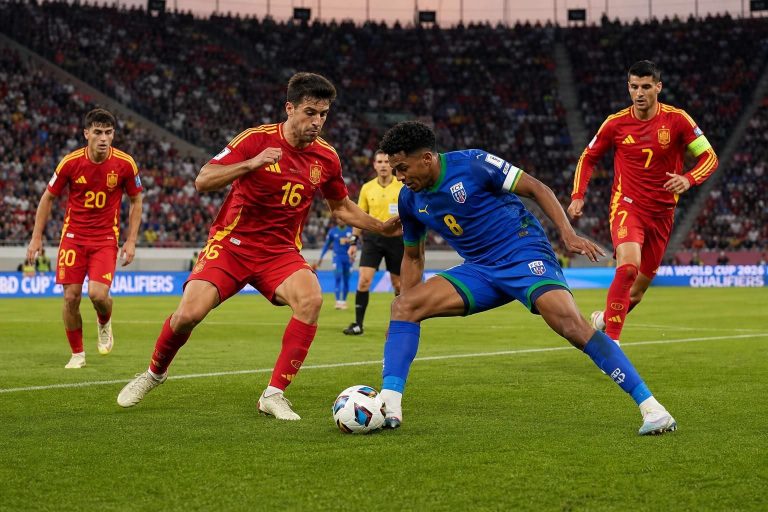 la coupe du monde 2026 débute avec un match difficile pour l'espagne, qui peine à s'imposer face au cap-vert lors des premières qualifications.
