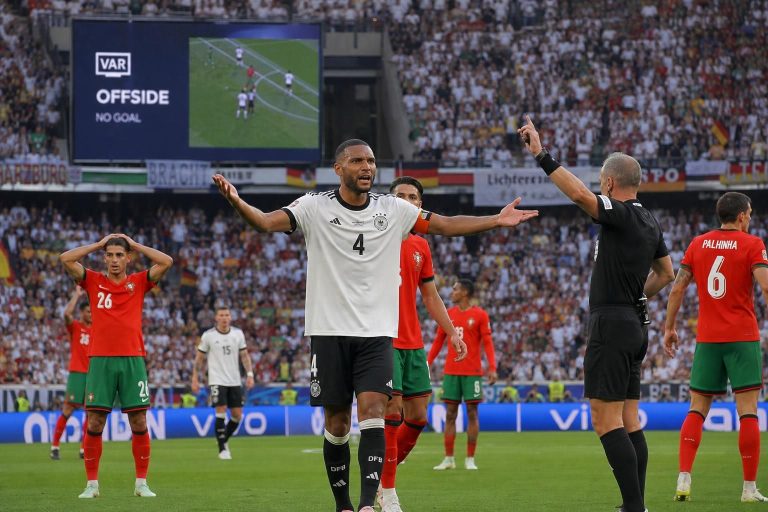 découvrez pourquoi l'allemagne dénonce une injustice majeure lors de la coupe du monde 2026, suite à l'annulation controversée du but de jonathan tah.