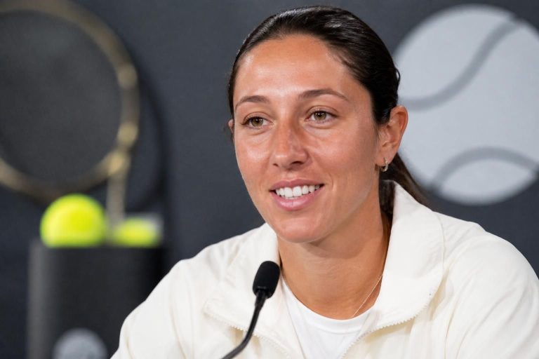 découvrez les déclarations de jessica pegula concernant l'augmentation historique des primes à charleston, un tournant majeur pour les joueuses de tennis.