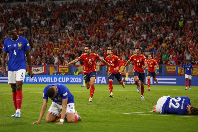 revivez les moments forts de l'élimination des bleus lors de la coupe du monde 2026, battus par une espagne déterminée et impressionnante.