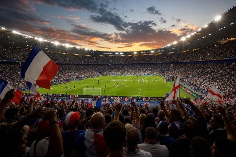 mondial 2026 : une atmosphère électrique règne avant le choc france-angleterre, la dernière confrontation historique pour didier deschamps en tant que sélectionneur.
