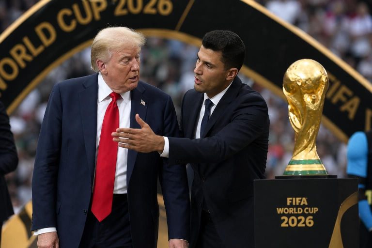mondial 2026 : rodri demande à donald trump de s'effacer lors de la cérémonie de remise du trophée, un moment fort et inattendu de l'événement.
