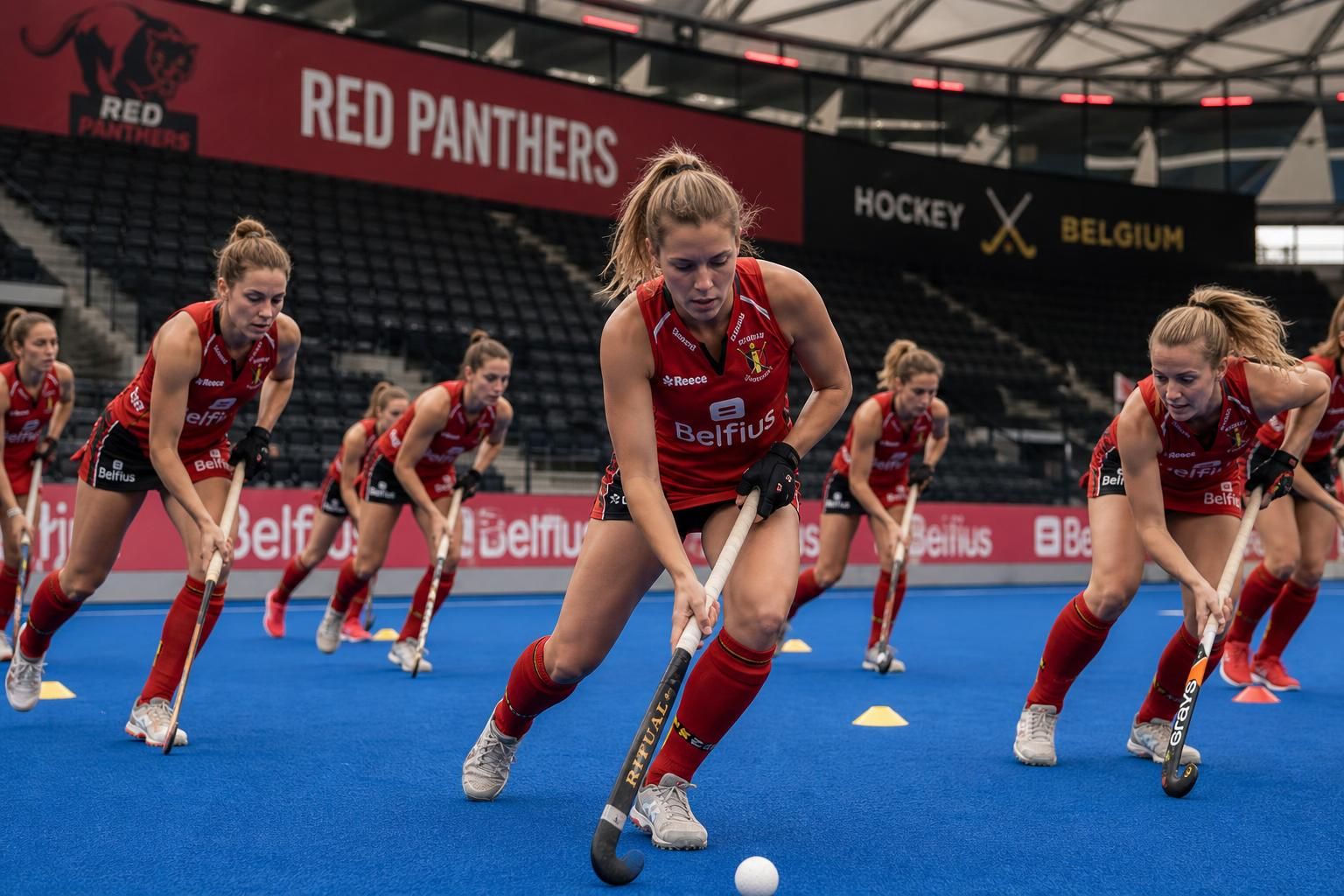 découvrez les témoignages des red panthers dénonçant l'abandon de la fédération lors de leur ascension en pleine coupe du monde.