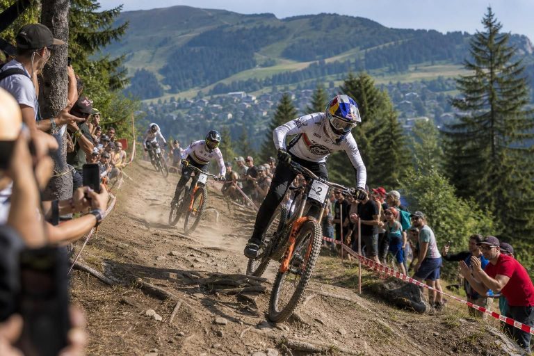 suivez en direct la coupe du monde vtt les gets 2026 : découvrez le programme complet, les résultats en temps réel et toutes les infos sportives indispensables.