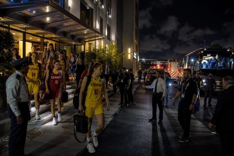 basket - coupe du monde féminine : une évacuation nocturne a été réalisée dans l'hôtel hébergeant les équipes, assurant leur sécurité lors de ce tournoi majeur.
