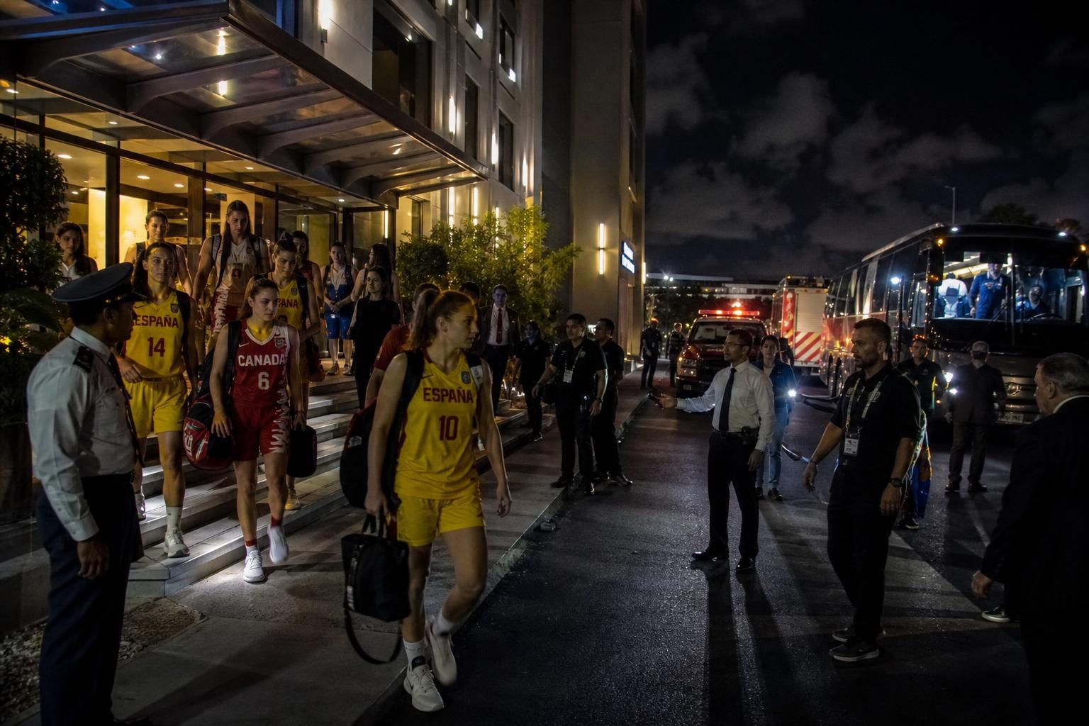 basket - coupe du monde féminine : une évacuation nocturne a été réalisée dans l'hôtel hébergeant les équipes, assurant leur sécurité lors de ce tournoi majeur.