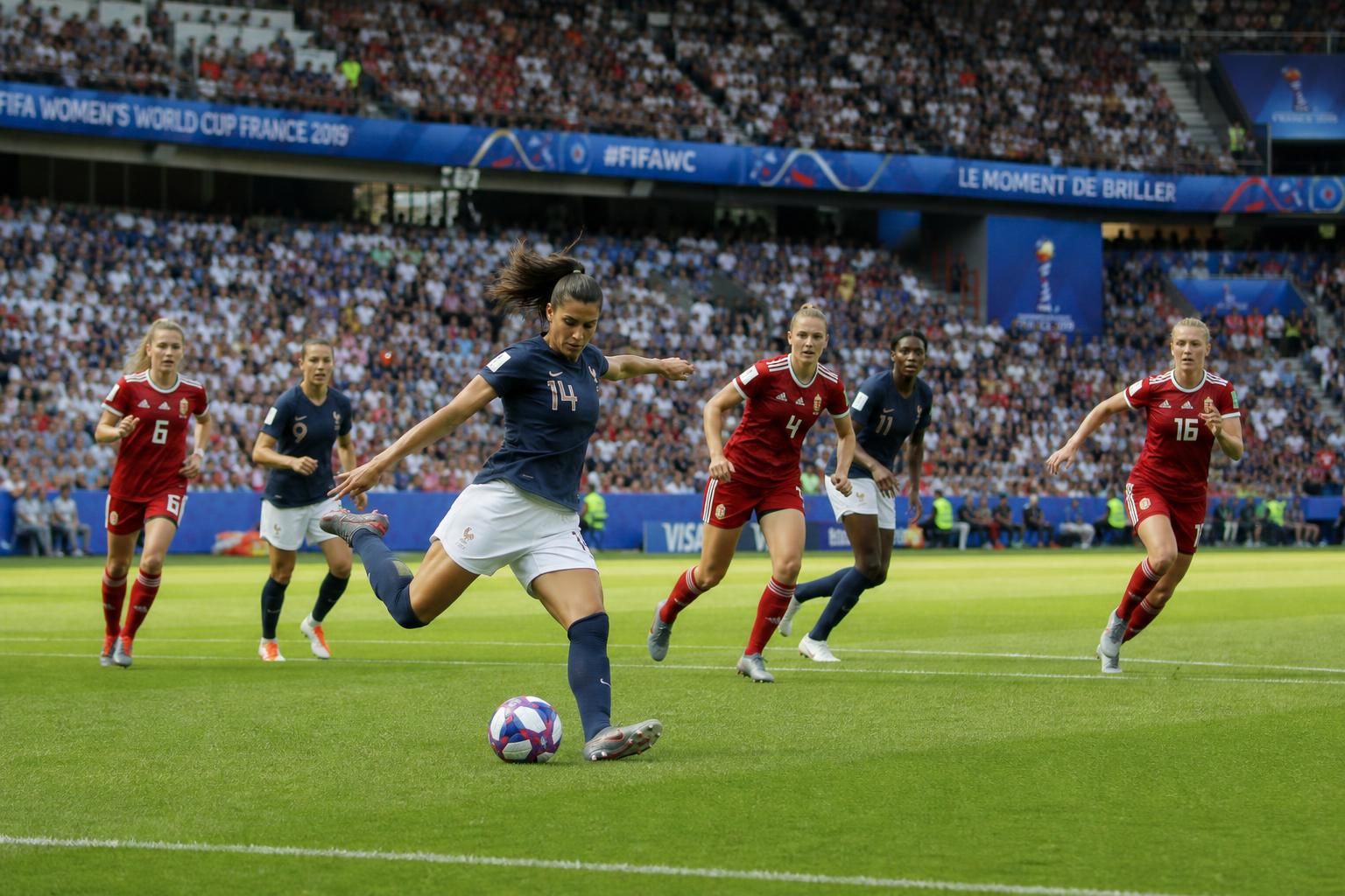 découvrez comment les bleues ont débuté la coupe du monde féminine avec une performance offensive impressionnante contre la hongrie, marquant un départ éclatant dans le tournoi.